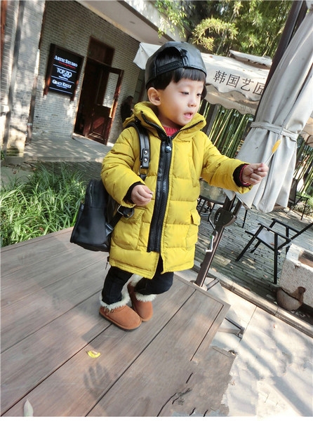 Χειμερινό μακρύ μπουφάν για αγόρια με κουκούλα  σε σκούρο μπλε και κίτρινο χρώμα