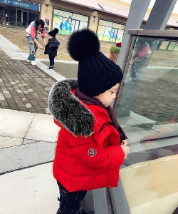 Дебело зимно яке за момичета и момчета с качулка с пух, в черен, червен и сив цвят