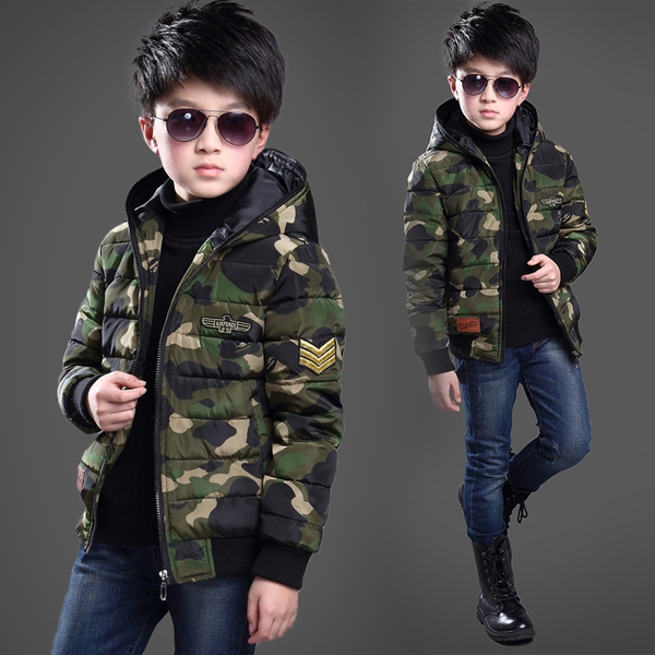 Камуфлажно яке за момчета с качулка