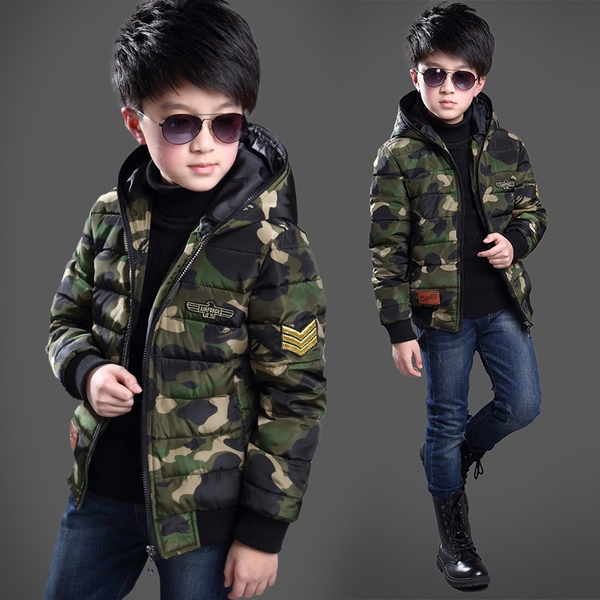 Камуфлажно яке за момчета с качулка
