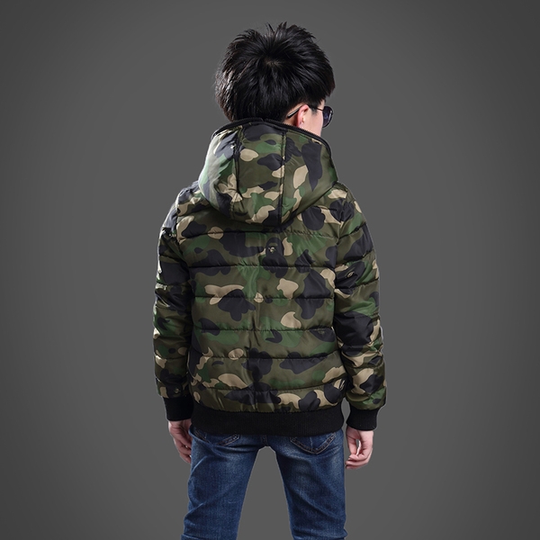 Камуфлажно яке за момчета с качулка
