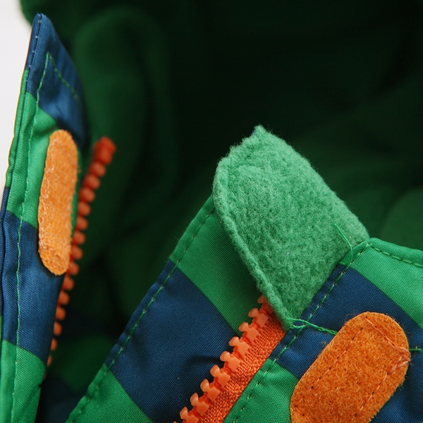 Χειμερινό  παιδικό μπουφάν  για αγόρια σε πράσινο χρώμα με κουκούλα και τσέπες