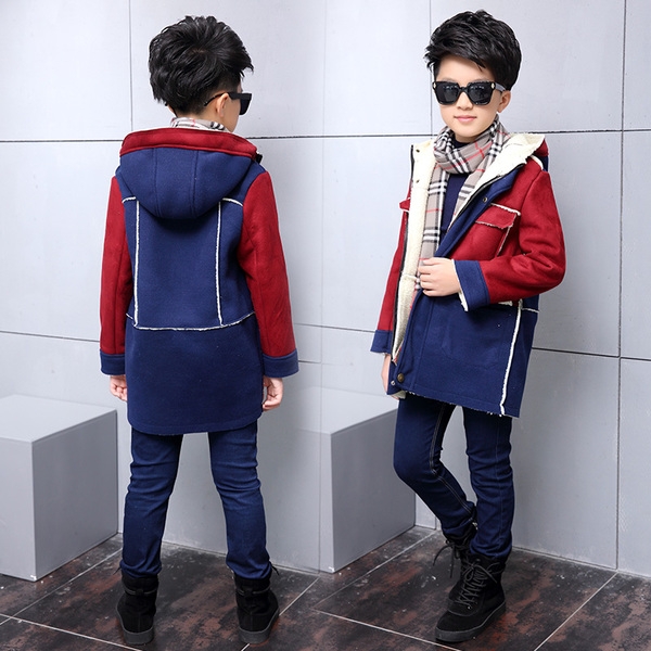 Μακρύ χειμωνιάτικο παλτό με κουκούλα για τα αγόρια με κόκκινο χρώμα. μπεζ και πράσινο