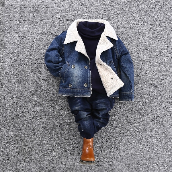 Παιδικό τζιν μπουφάν για αγόρια  με γούνα σε μπλε χρώμα