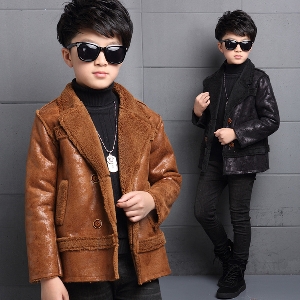 Κομψό παιδικό παλτό για αγόρια σε μαύρο και καφέ χρώμα