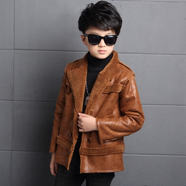 Κομψό παιδικό παλτό για αγόρια σε μαύρο και καφέ χρώμα