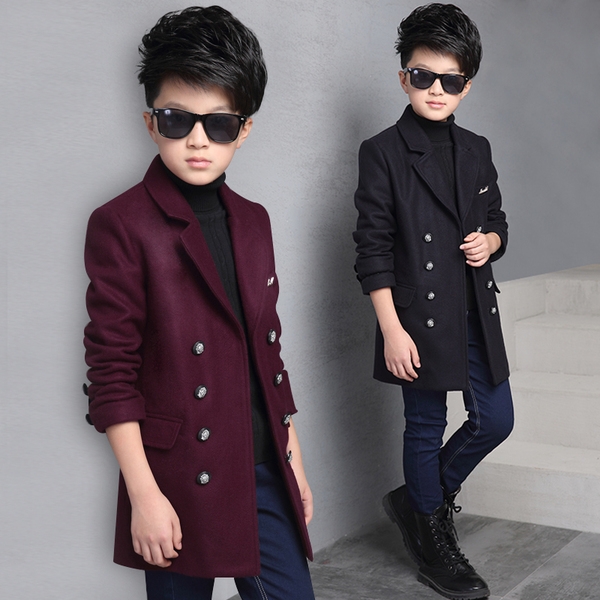 Παιδικό μακρύ κομψό παλτό για αγόρια σε σκούρο μπλε και κόκκινο χρώμα