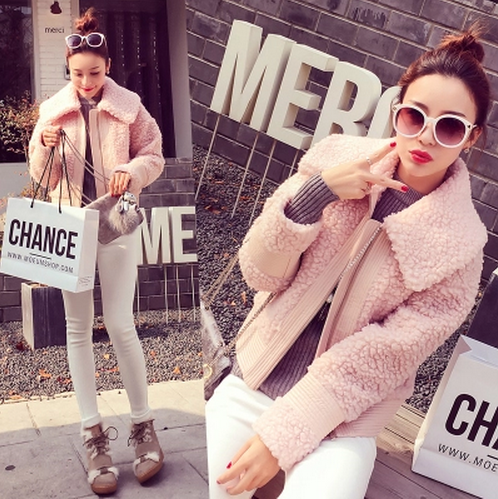 Οι γυναίκες χειμώνα σύντομο παχύ σακάκι σε ένα μήκος του γοφούς μαύρο και ροζ αντίστροφη κολάρο