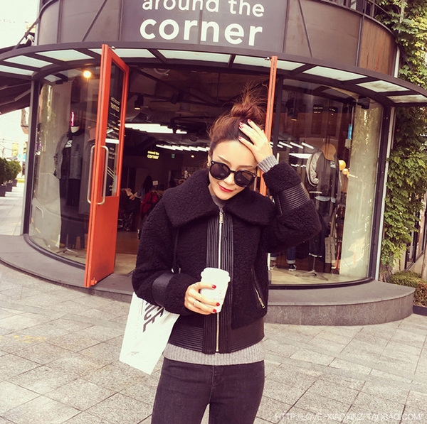 Οι γυναίκες χειμώνα σύντομο παχύ σακάκι σε ένα μήκος του γοφούς μαύρο και ροζ αντίστροφη κολάρο