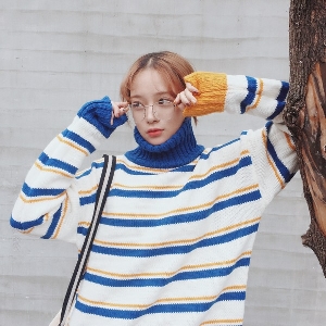 Γυναικεία Χειμερινά πουλόβερ υψηλής πιότητας δύο μοντέλα - πυκνά και ριγέ