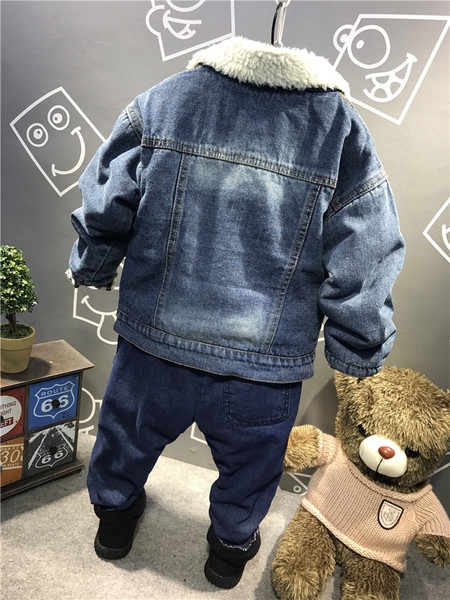 Χοντρό τζιν μπουφάν  με κουμπιά και χοντρό κολάρο - κομψό και λεπτό