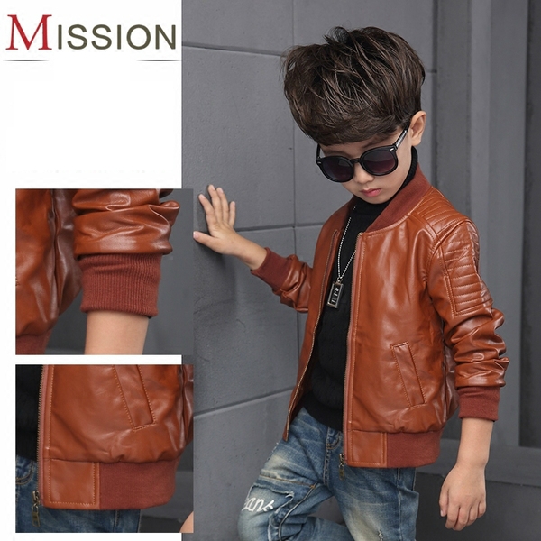 Παιδικό δερμάτινο μπουφάν για τα αγόρια σε καφέ και μαύρο χρώμα, 2 μοντέλαγια το φθινόπωρο και την άνοιξη και το χειμώνα