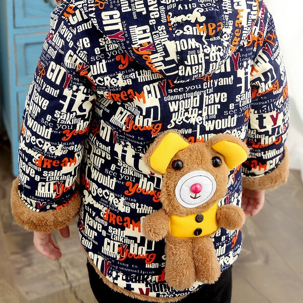 Детски есенни и зимни якета за момчета с кадифена подплата и меченце два интересни модела с качулка