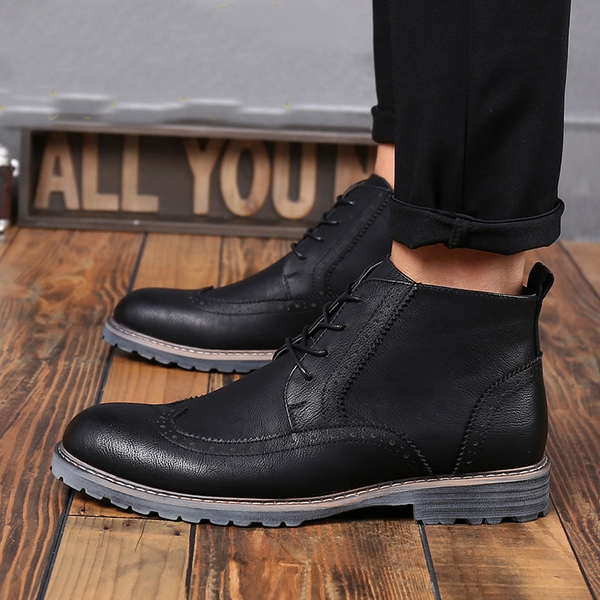 Мъжки боти в британски стил с връзки - стилни, с лек ток в кафяв и черен цвят