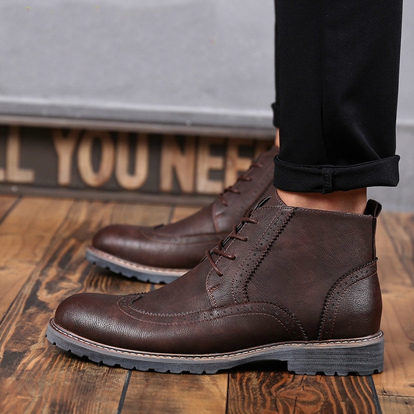 Мъжки боти в британски стил с връзки - стилни, с лек ток в кафяв и черен цвят