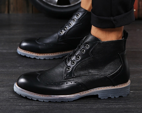 Κομψές χειμωνιάτικες ανδρικές μπότες  σε μπλε, καφέ και μαύρο χρώμα με κορδόνια