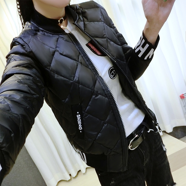 Дамско тънко черно вталено късо есенно и пролетно яке 