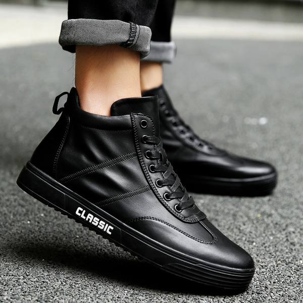 Стилни топли кецове за мъже с връзки в черен, бял и червен цвят с надпис 'Classic'