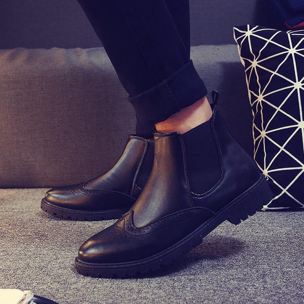 Χειμερινές κομψές μπότες για άνδρες από τεχνητό δέρμα μέχρι αστράγαλο σε μαύρο και καφέ χρώμα