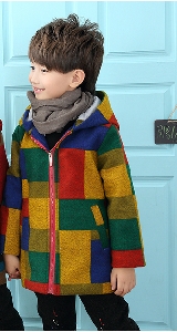Παιδικό παλτό για κορίτσια και αγόρια σε χρώμα, μακριά και με κουκούλα