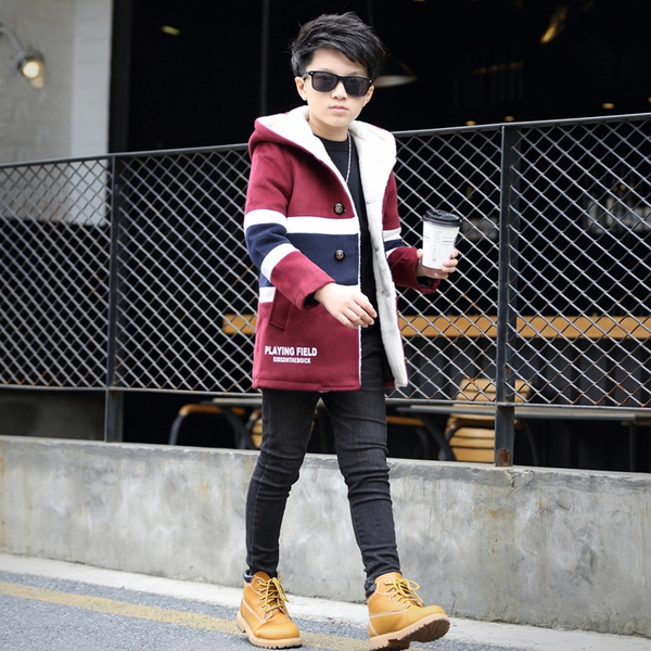 Дълго зимно палто за момчета с качулка и цип в черен, бежов и зелен цвят