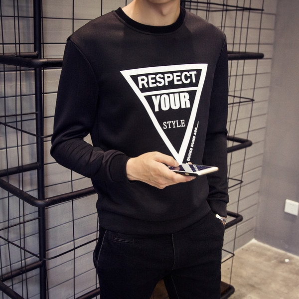 Мъжка блуза в черен и бял цвят в 3 модела с надписи и картинки