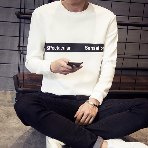 Мъжка блуза в черен и бял цвят в 3 модела с надписи и картинки