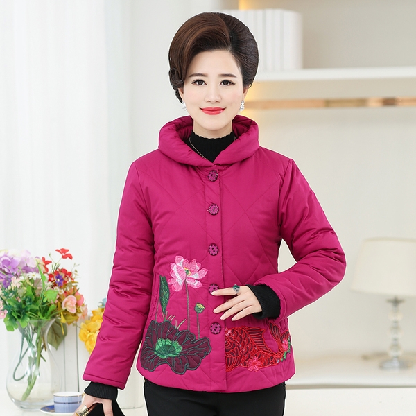 Дамско памучно яке с дължина до около ханша в различни модели за жени на средна възраст с цветя