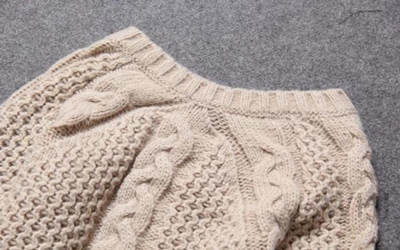 Дамски къс пуловер с дълъг ръкав, подходящ за пола с висока талия в бежов и червен цвят