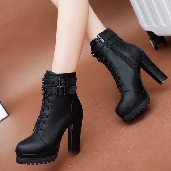 Γυναικείες ΝΕΕΣ  χειμωνιάτικες μπότες με πλατφόρμα σε κόκκινο και μαύρο χρώμα