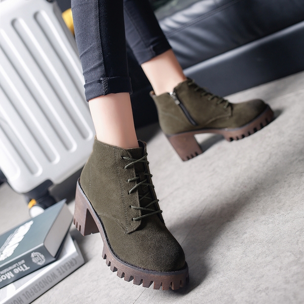 Дамски велурени боти с грайферна подметка в три цвята