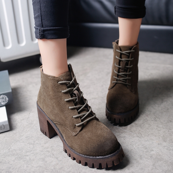 Дамски велурени боти с грайферна подметка в три цвята