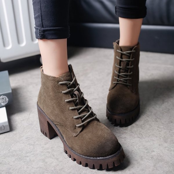 Дамски велурени боти с грайферна подметка в три цвята