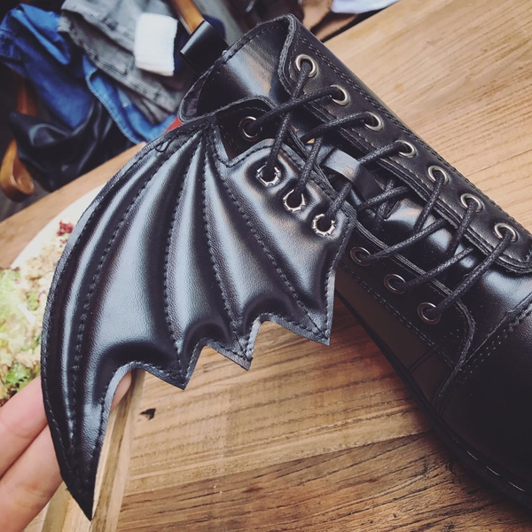 Дамски кожени  боти с крила: бордо, черни и кафяви