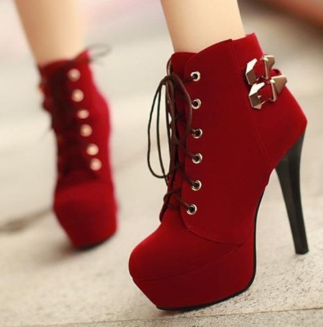 Дамски обукви с висок ток 