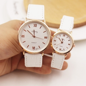 Уникални часовници в кафяв, черен и бял цвят- подходящи за влюбени двойки. 