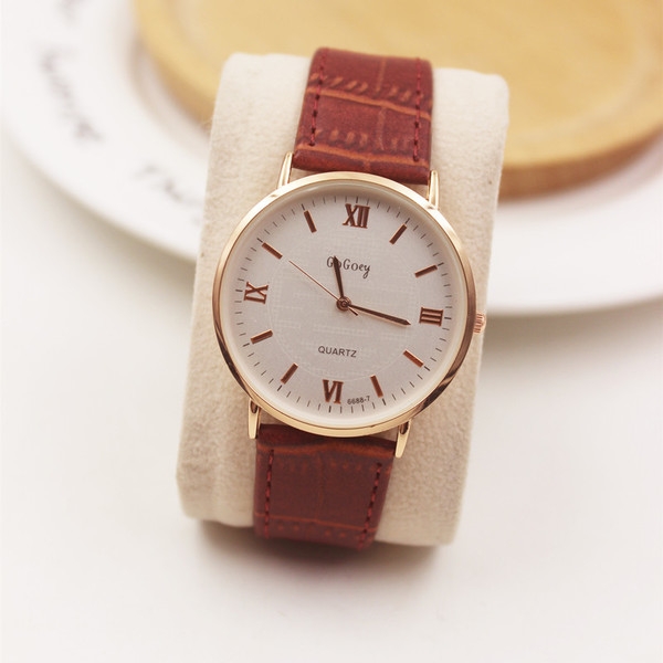 Уникални часовници в кафяв, черен и бял цвят- подходящи за влюбени двойки. 