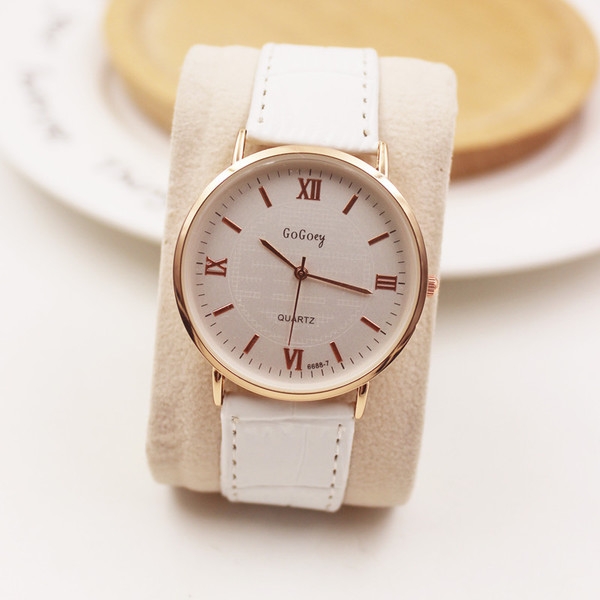 Уникални часовници в кафяв, черен и бял цвят- подходящи за влюбени двойки. 