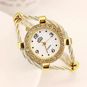 Елегантен дамски часовник подходящ за стилни дами- в сребърно, златно и черно. 