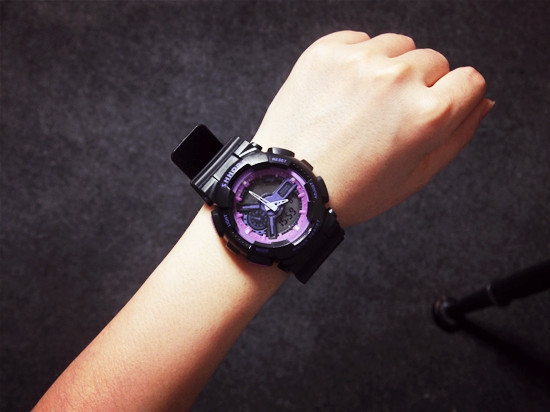 Гумени часовници подходящи за мъже и жени в различни свежи цветове. 