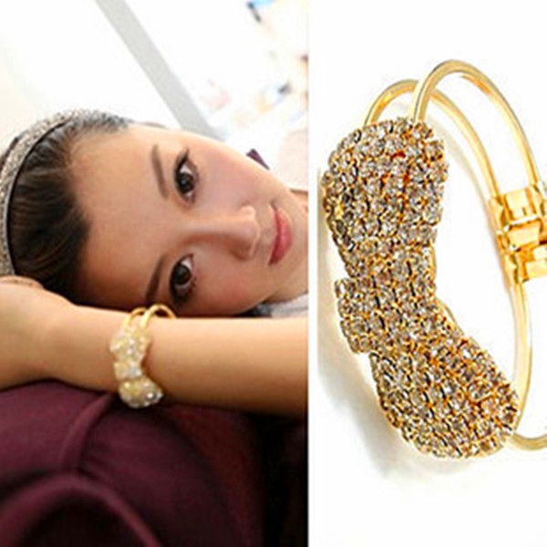 Женски гривни в различни варианти и размери - подходящи и за деца. 