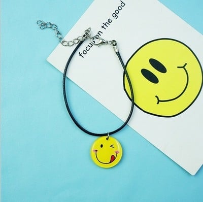 Женски гривни в различни варианти и размери - подходящи и за деца. 