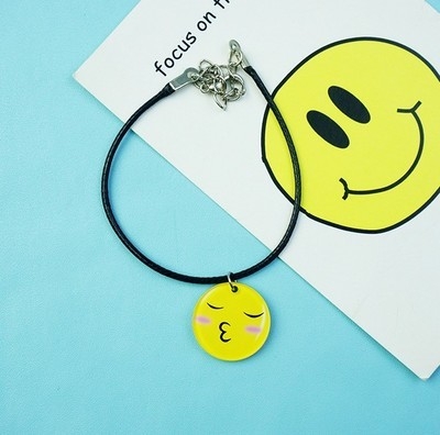 Женски гривни в различни варианти и размери - подходящи и за деца. 