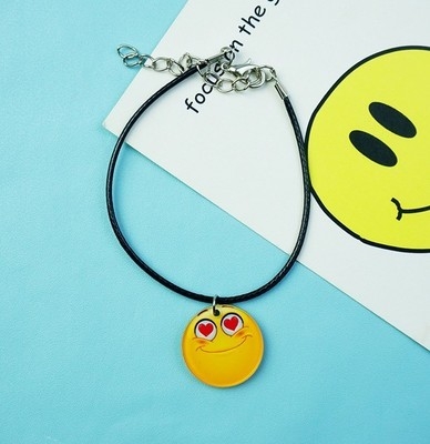 Женски гривни в различни варианти и размери - подходящи и за деца. 