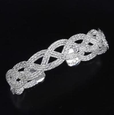 Женски гривни в различни варианти и размери - подходящи и за деца. 