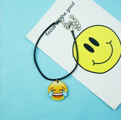 Женски гривни в различни варианти и размери - подходящи и за деца. 