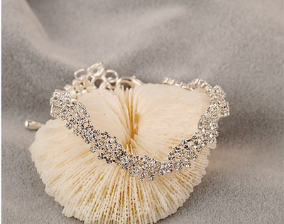 Женски гривни в различни варианти и размери - подходящи и за деца. 