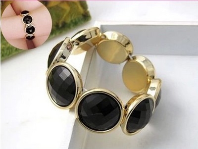 Женски гривни в различни варианти и размери - подходящи и за деца. 