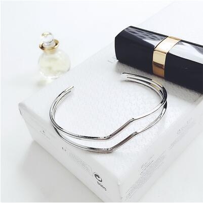 Нежни гривни за изискани дами в различни модели. 