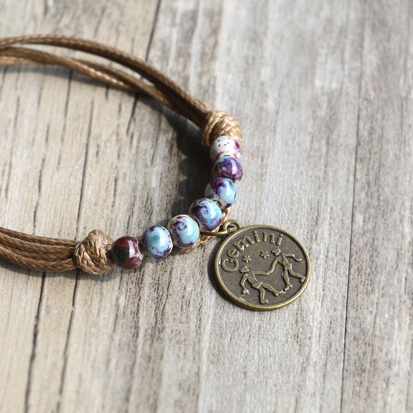 Χειροποίητα βραχιόλια με χαραγμένα Ζωδιακά - κατάλληλα για άνδρες και γυναίκες.